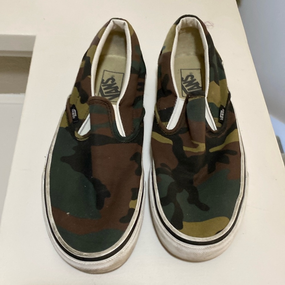 Vans tennis shoes women's 9